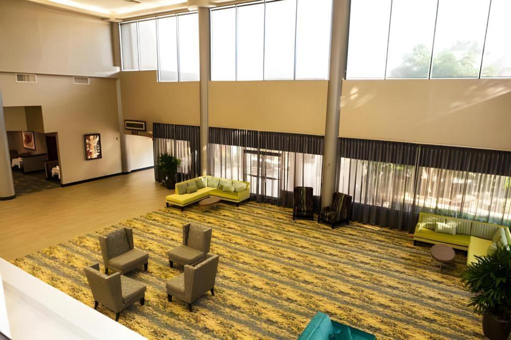 Ontario Gateway Hotel Extérieur photo